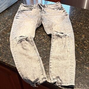 BKE Distressed Gray Women’s Cropped Jeans